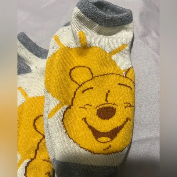Women's 9-11 Winnie the Pooh Themed Socks - Picture 4 of 7